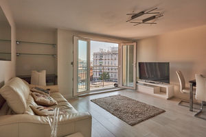 Living Room- click for photo gallery